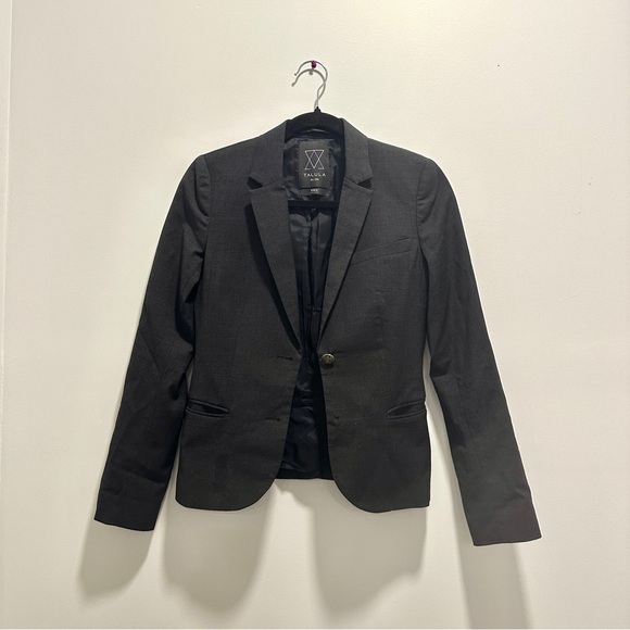 Aritzia Talula Blazer - Women’s Size 2 with Ornate Detailed Buttons - Picture 1 of 7